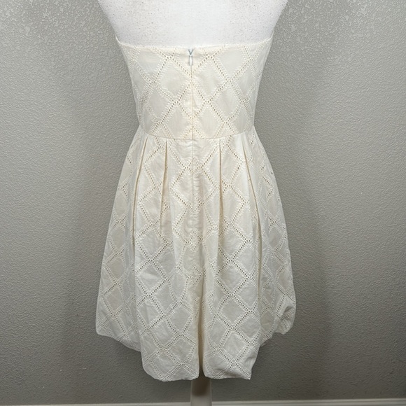Trina Turk Cream Eyelet Sleeveless Fit & Flare Midi Summer Dress Size Medium - Picture 4 of 6